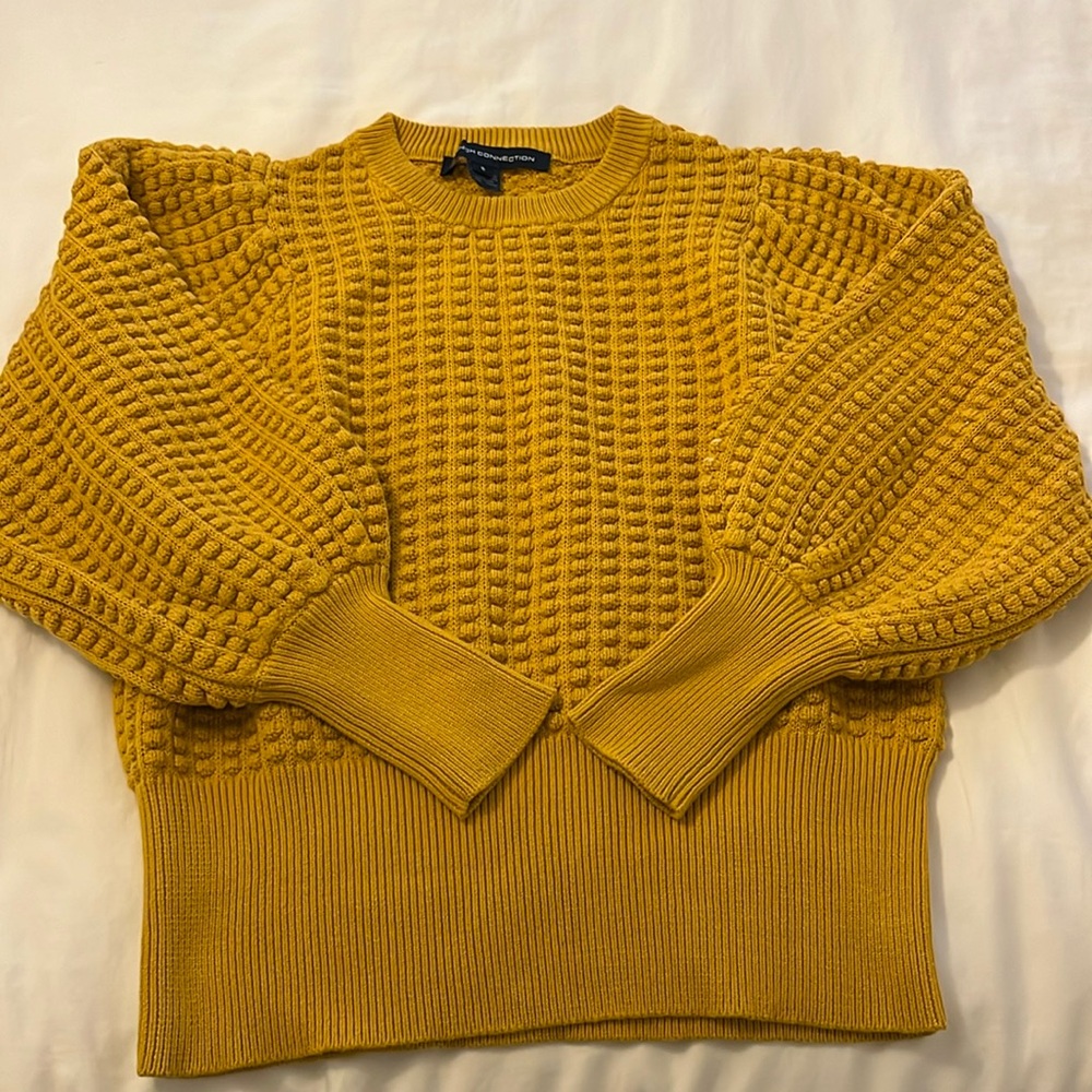 Beautiful, never worn French Connection sweater. Size s